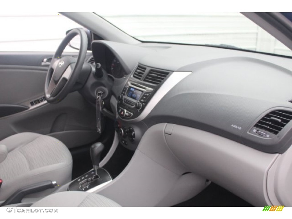 2016 Accent SE Sedan - Pacific Blue / Gray photo #30