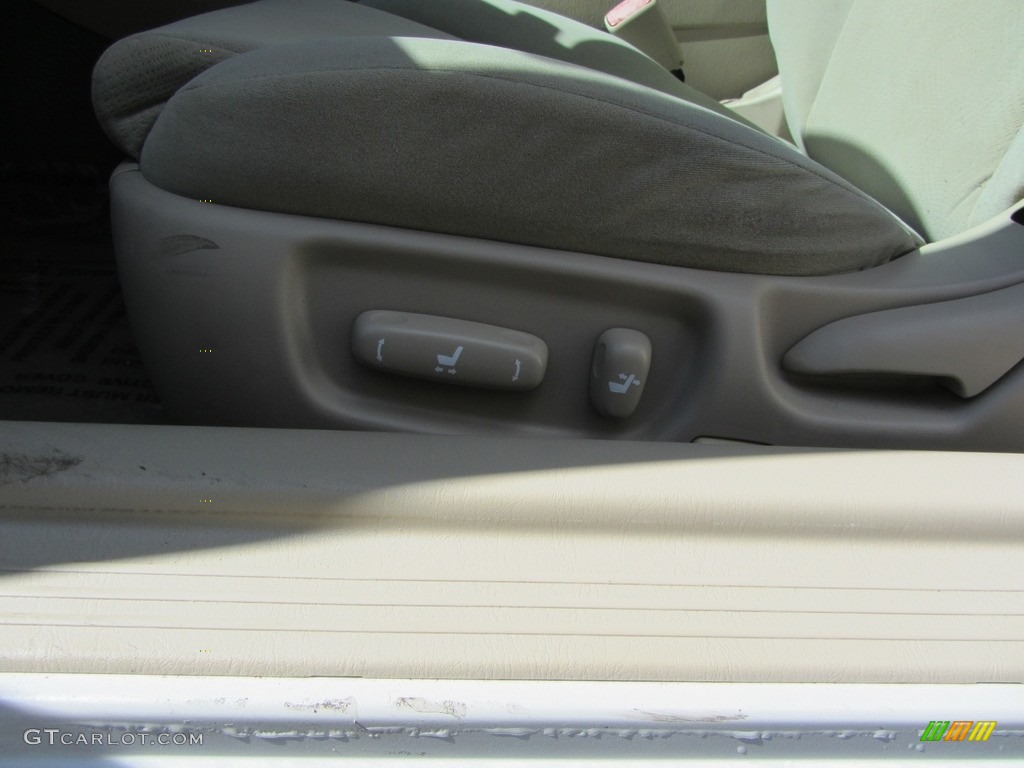 2005 Solara SE V6 Coupe - Arctic Frost Pearl White / Ivory photo #13