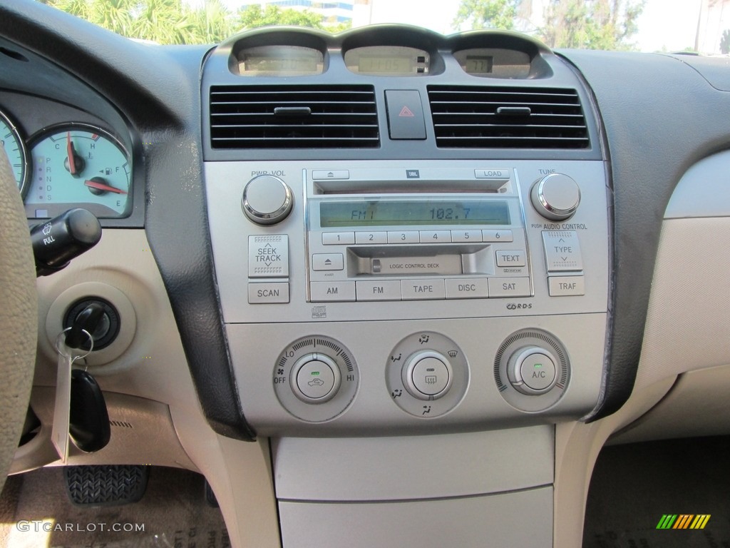 2005 Solara SE V6 Coupe - Arctic Frost Pearl White / Ivory photo #18