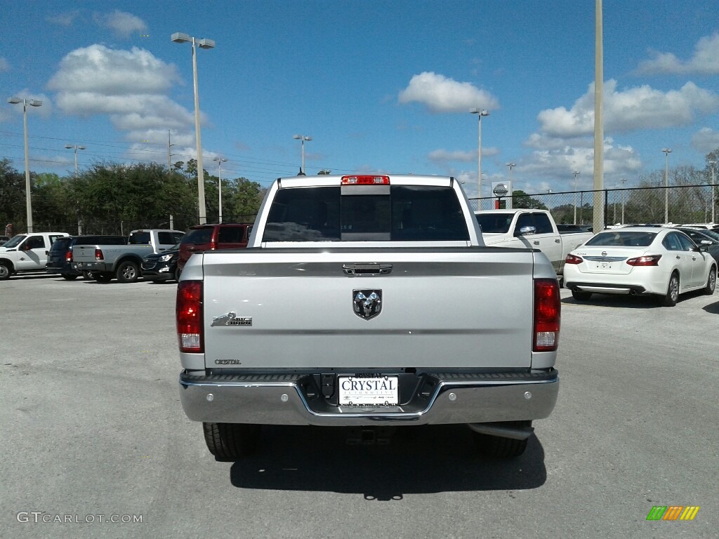 2018 1500 Big Horn Crew Cab - Bright Silver Metallic / Black/Diesel Gray photo #4