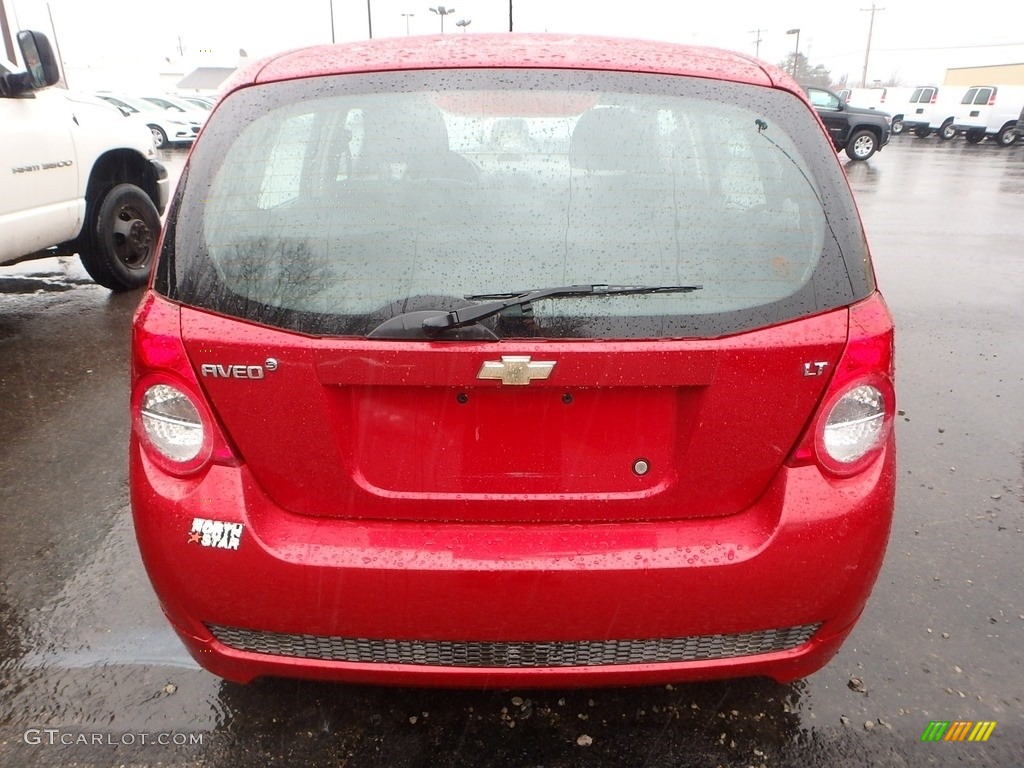 2010 Aveo Aveo5 LT - Sport Red / Charcoal photo #3