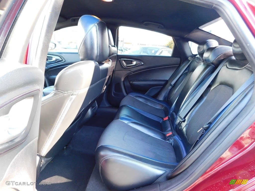 2015 200 S - Velvet Red Pearl / Black photo #34