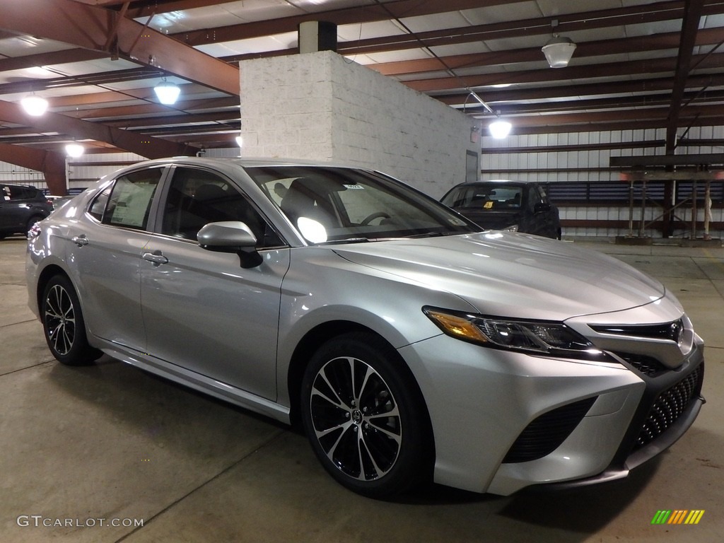 2018 Camry SE - Celestial Silver Metallic / Black photo #1