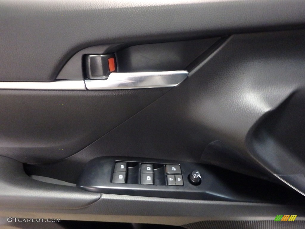 2018 Camry SE - Celestial Silver Metallic / Black photo #9