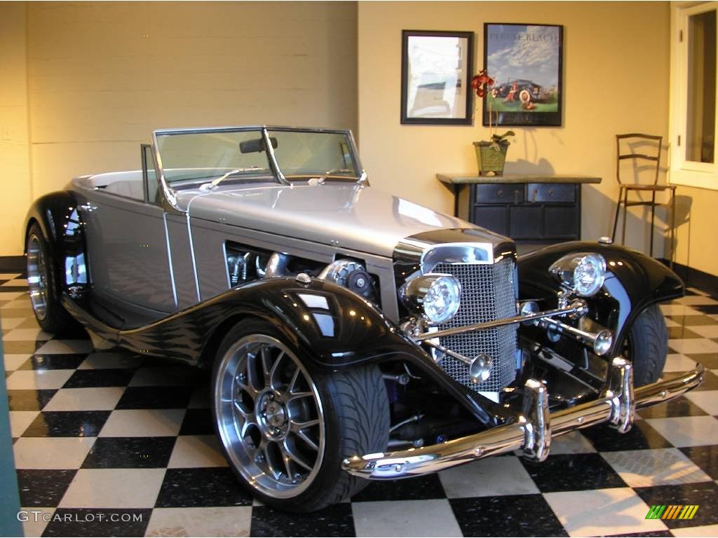 1936 500K Special Roadster Marlene Reproduction - Black/Silver / Grey photo #2