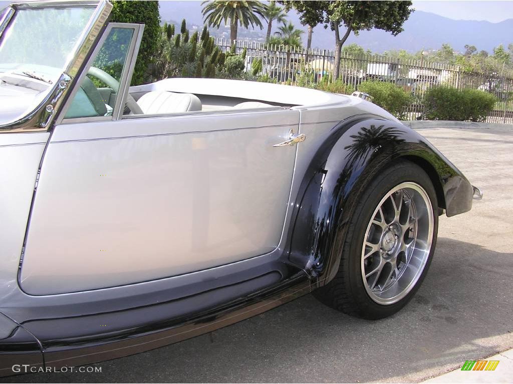 1936 500K Special Roadster Marlene Reproduction - Black/Silver / Grey photo #28