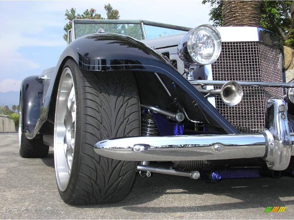 1936 500K Special Roadster Marlene Reproduction - Black/Silver / Grey photo #30