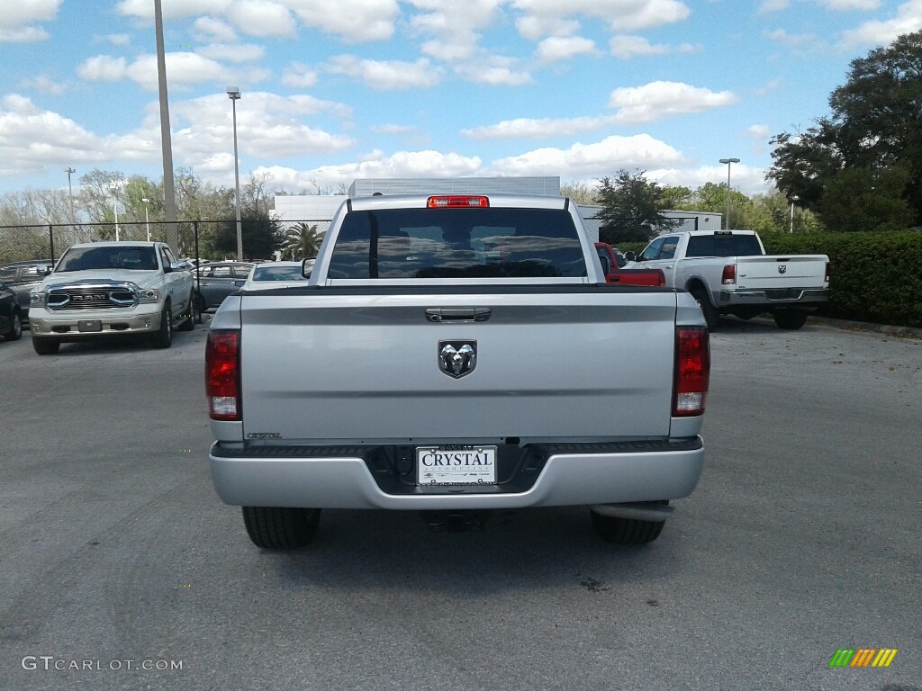 2018 1500 Express Quad Cab - Bright Silver Metallic / Black/Diesel Gray photo #5