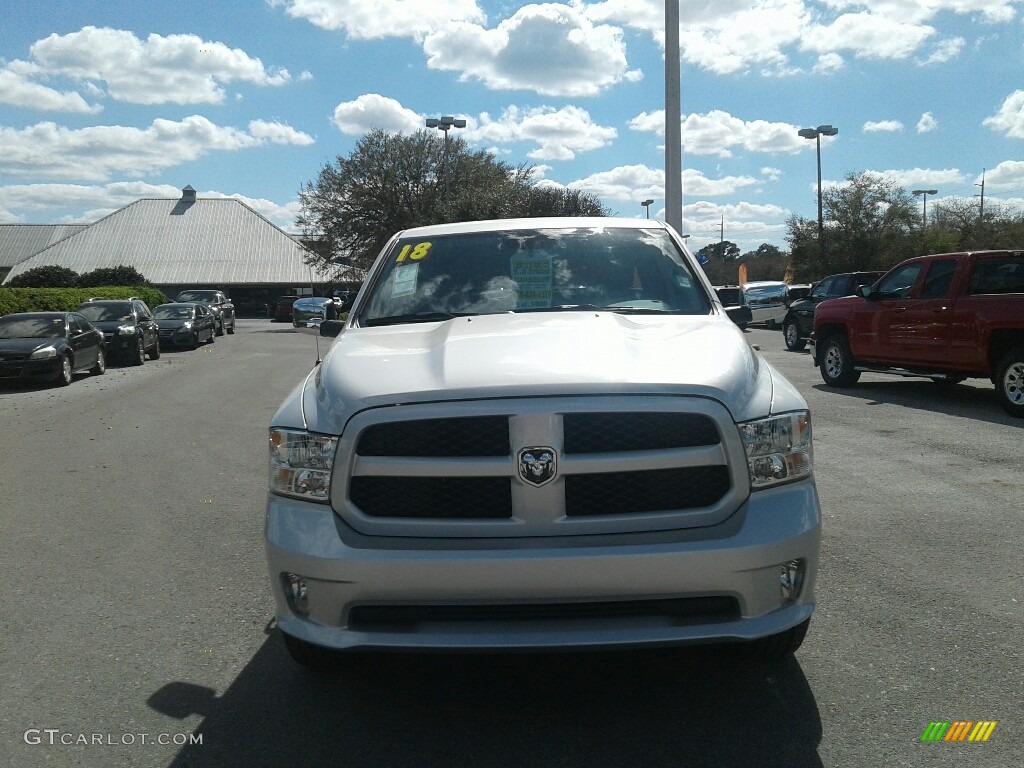 2018 1500 Express Quad Cab - Bright Silver Metallic / Black/Diesel Gray photo #9
