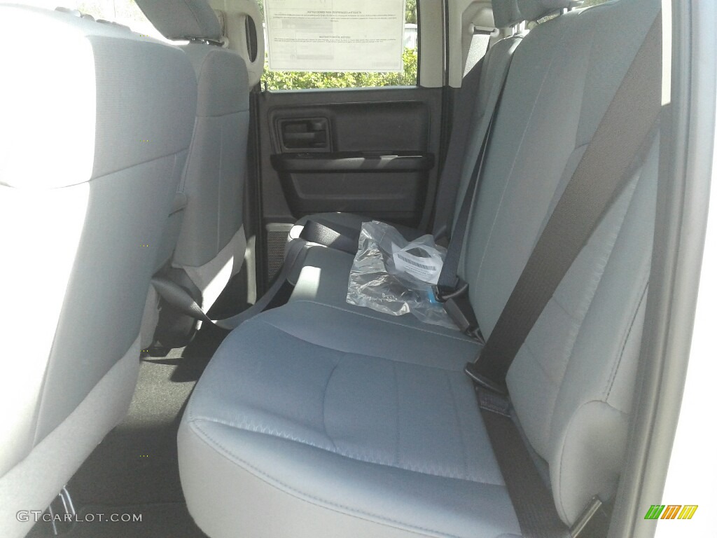 2018 1500 Express Quad Cab - Bright Silver Metallic / Black/Diesel Gray photo #12