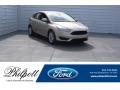 White Gold - Focus SE Hatch Photo No. 1