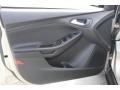 White Gold - Focus SE Hatch Photo No. 11