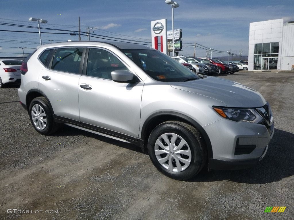 2018 Rogue S AWD - Brilliant Silver / Charcoal photo #1