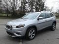 Front 3/4 View of 2019 Cherokee Limited