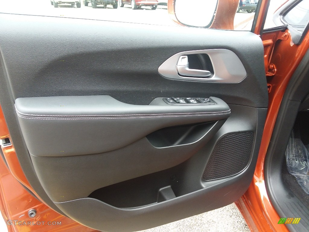 2018 Pacifica Touring Plus - Copper Pearl / Black/Alloy photo #3