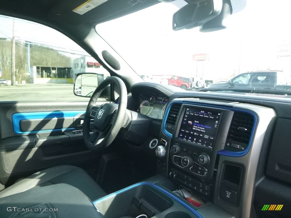 2018 1500 Sport Crew Cab 4x4 - Hydro Blue Pearl / Black photo #11