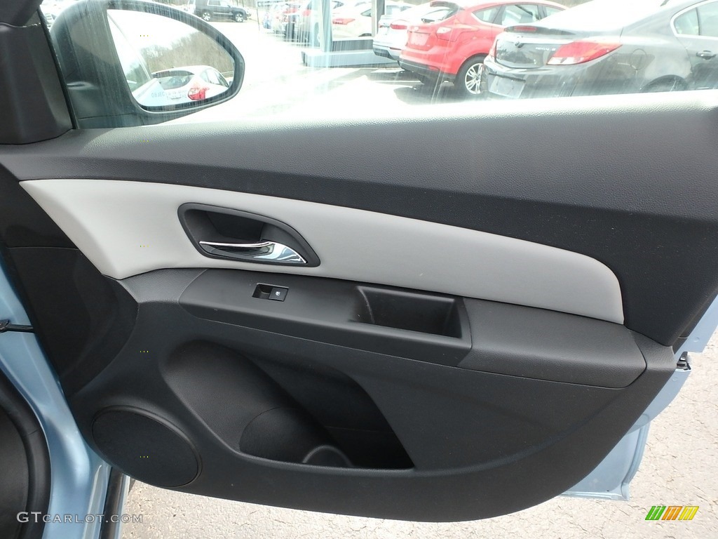 2012 Cruze LS - Ice Blue Metallic / Jet Black/Medium Titanium photo #7