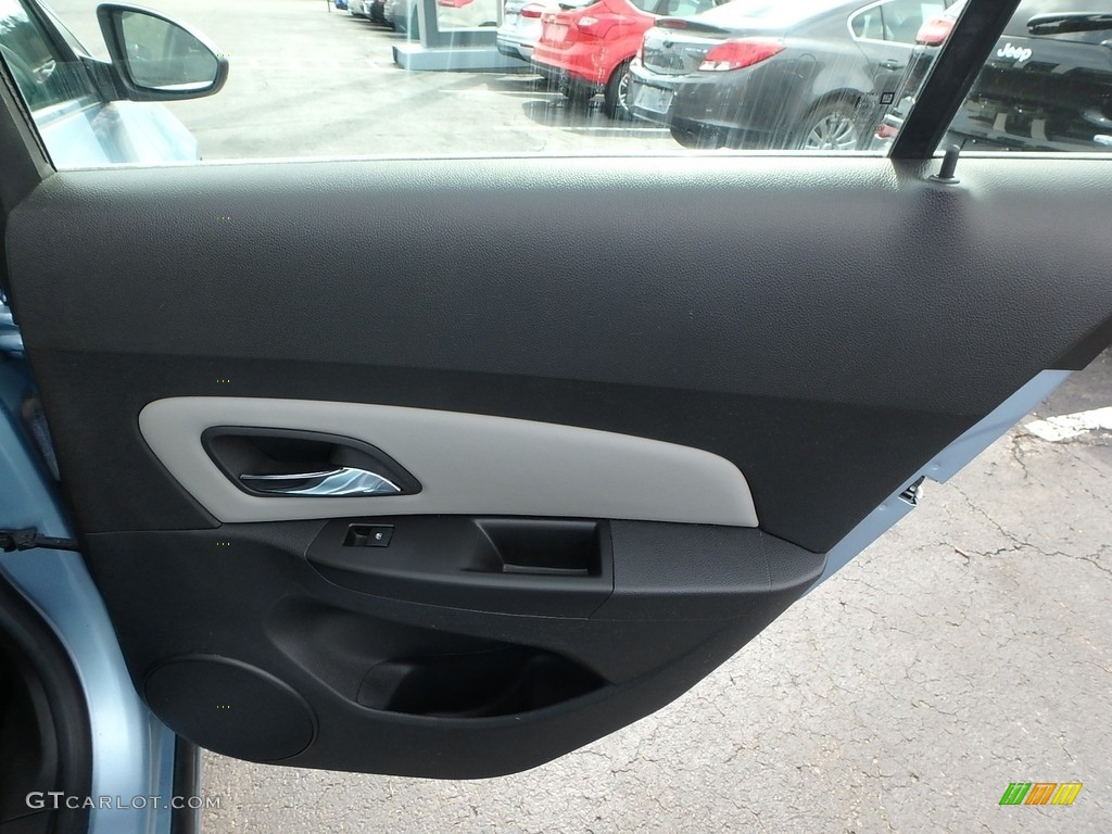 2012 Cruze LS - Ice Blue Metallic / Jet Black/Medium Titanium photo #8