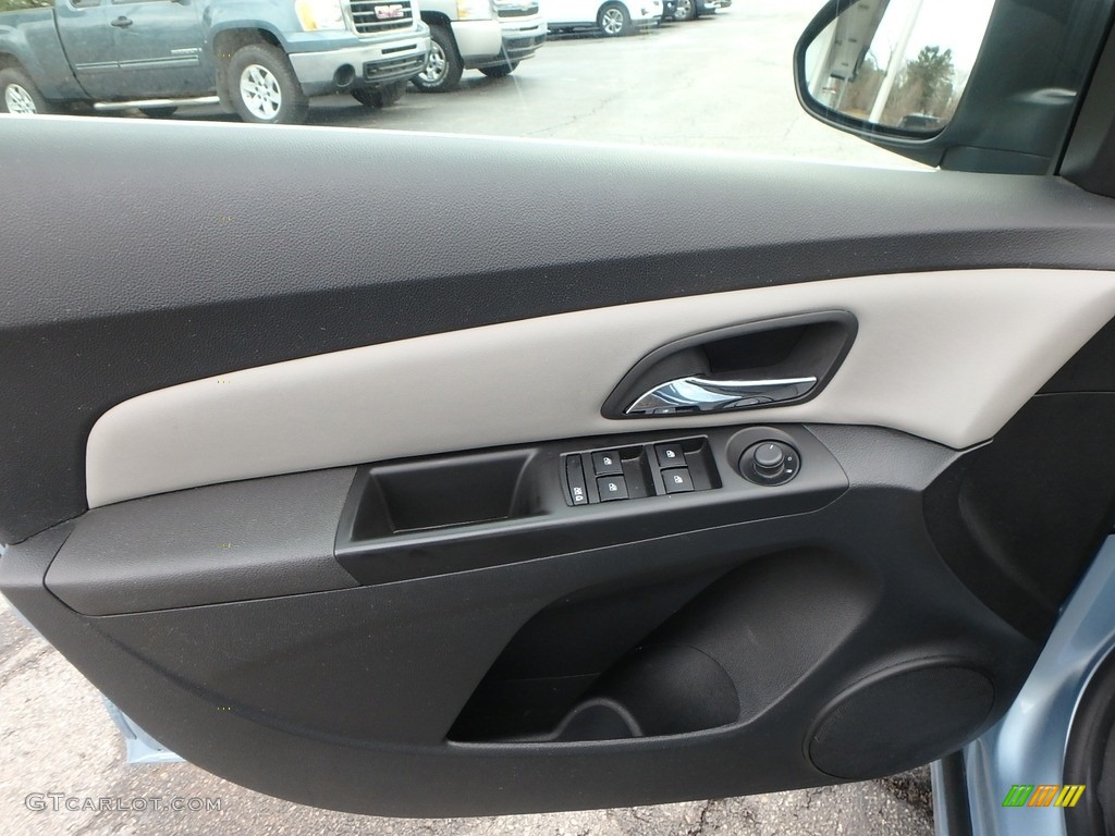 2012 Cruze LS - Ice Blue Metallic / Jet Black/Medium Titanium photo #19