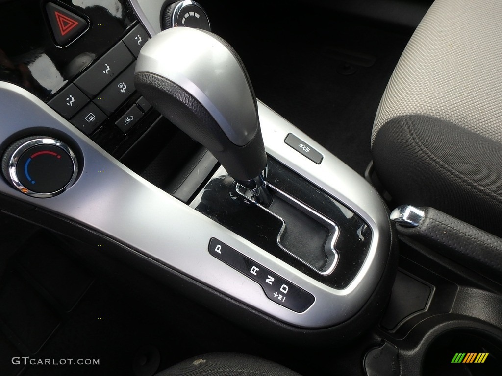 2012 Cruze LS - Ice Blue Metallic / Jet Black/Medium Titanium photo #24