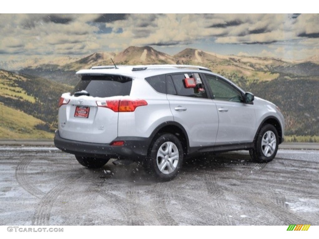 2015 RAV4 LE - Classic Silver Metallic / Black photo #3