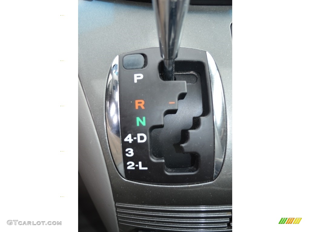 2006 Sienna XLE - Natural White / Stone Gray photo #20