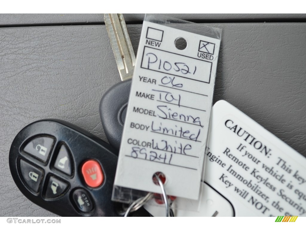 2006 Sienna XLE - Natural White / Stone Gray photo #26