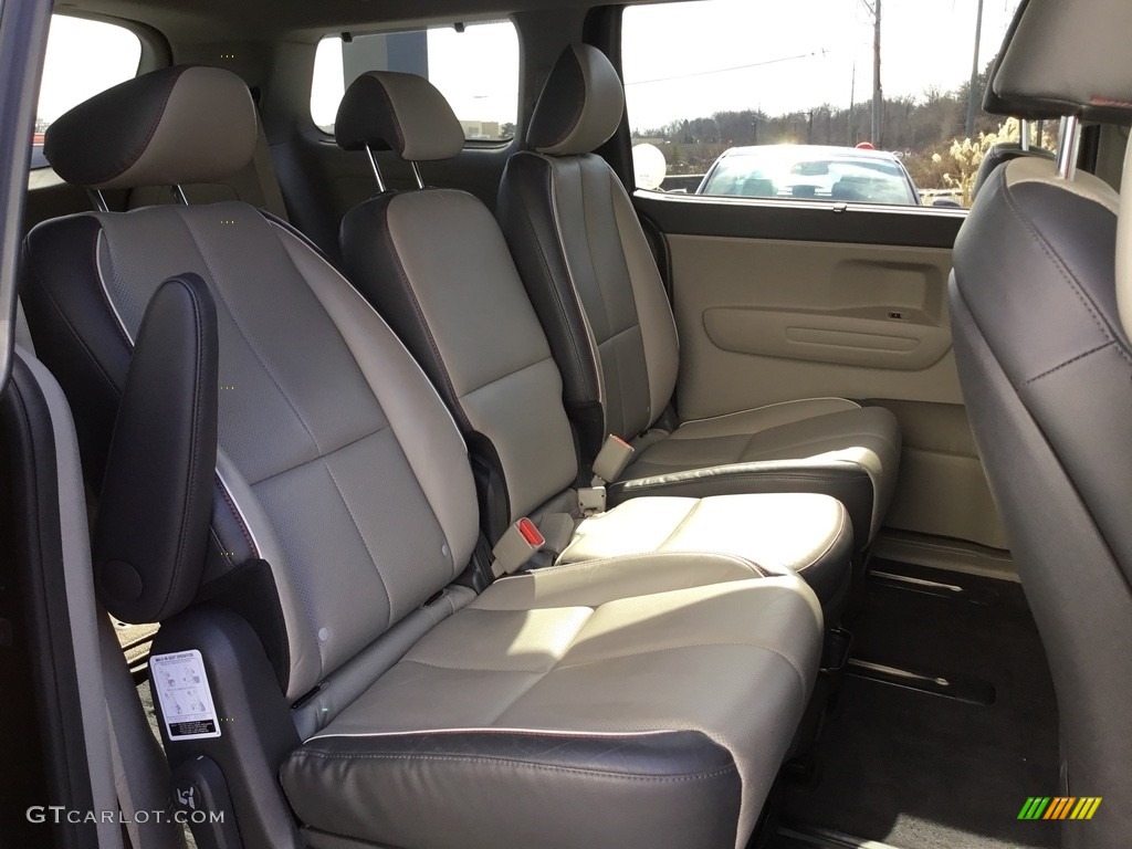 2017 Sedona LX - Titanium Bronze / Camel Beige photo #21