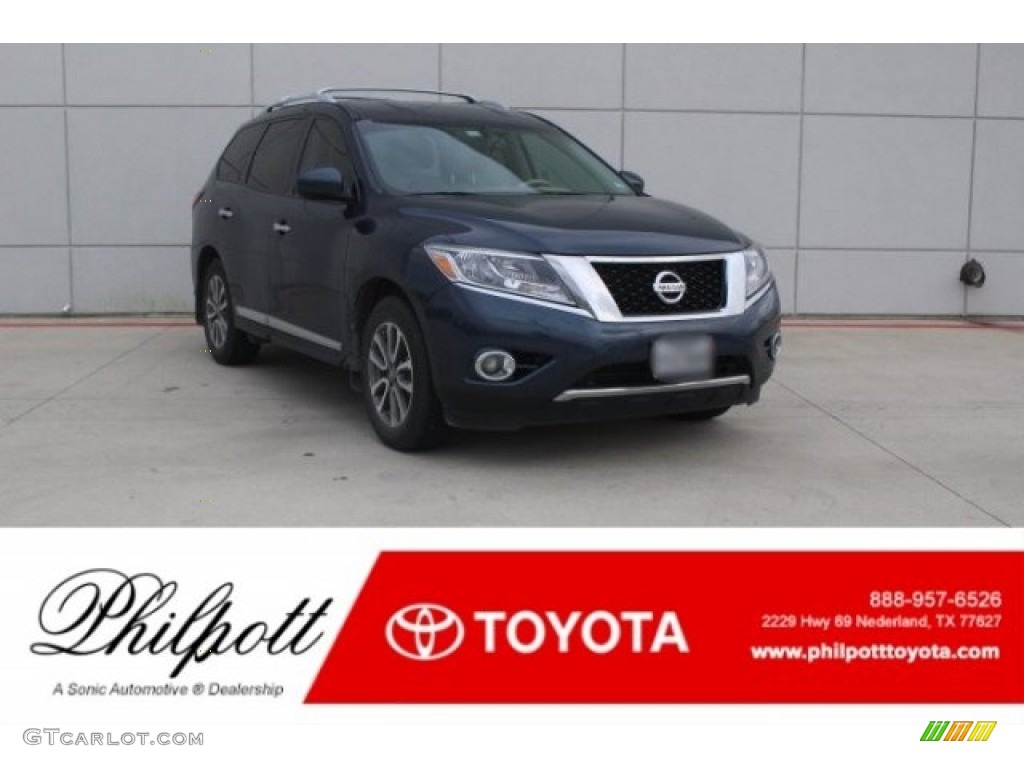 Arctic Blue Metallic Nissan Pathfinder