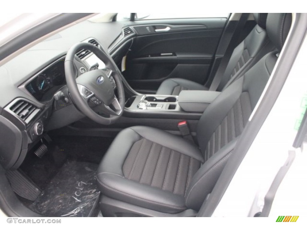 2018 Fusion SE - White Platinum / Ebony photo #15