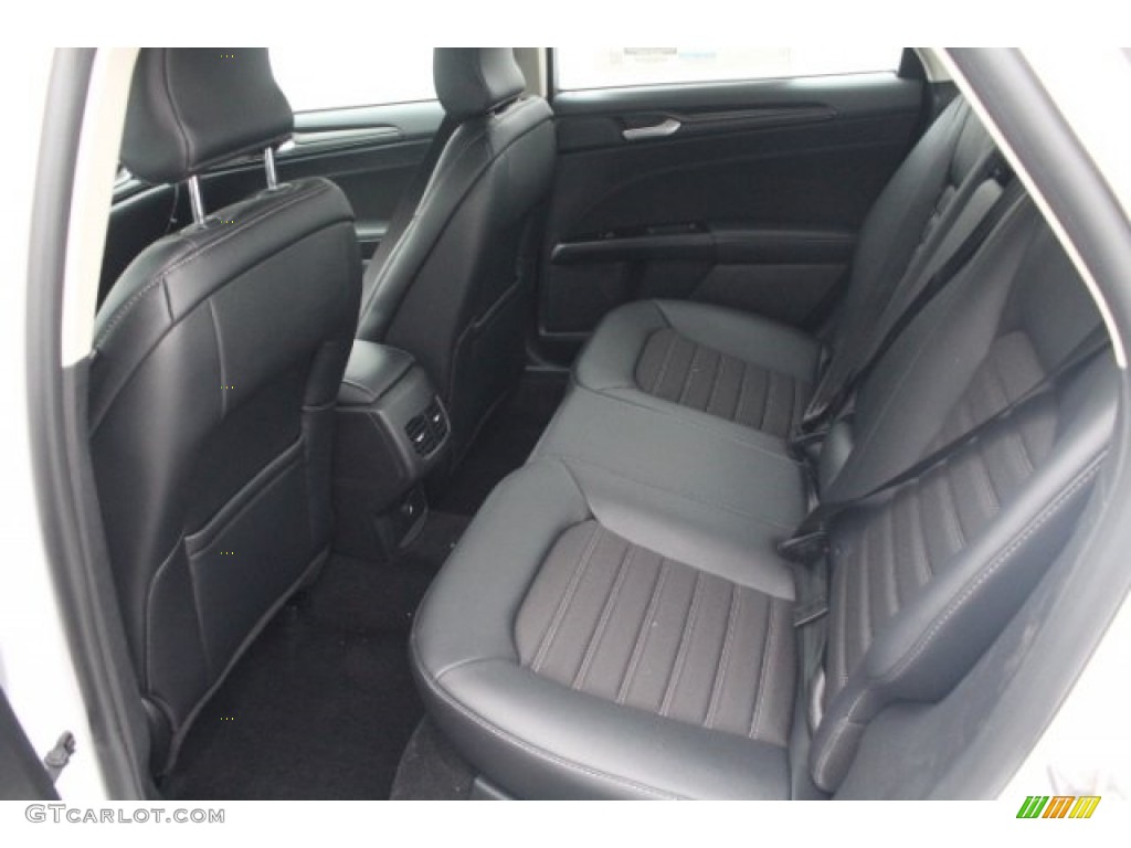2018 Fusion SE - White Platinum / Ebony photo #26