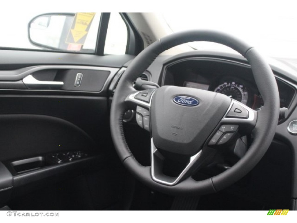 2018 Fusion SE - White Platinum / Ebony photo #28