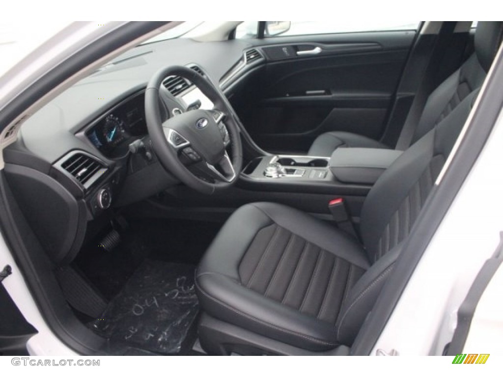 2018 Fusion SE - White Platinum / Ebony photo #14
