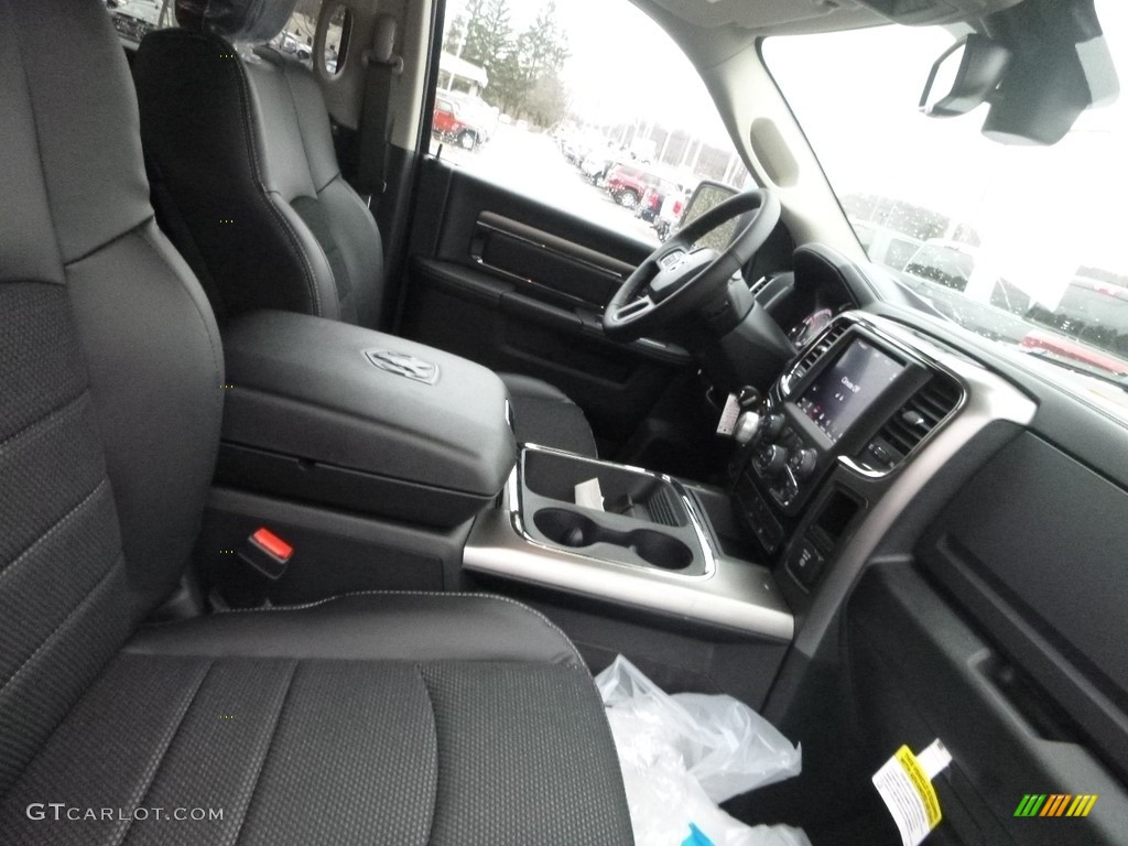 2018 1500 Sport Crew Cab 4x4 - Bright Silver Metallic / Black photo #10