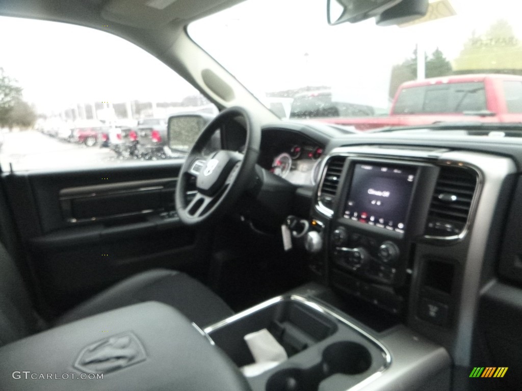 2018 1500 Sport Crew Cab 4x4 - Bright Silver Metallic / Black photo #11