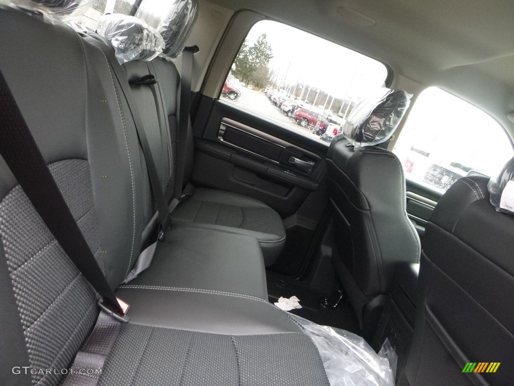 2018 1500 Sport Crew Cab 4x4 - Bright Silver Metallic / Black photo #12