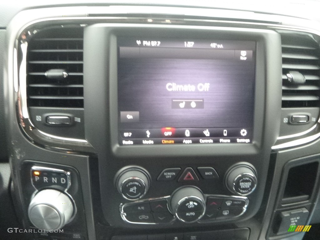 2018 1500 Sport Crew Cab 4x4 - Bright Silver Metallic / Black photo #17