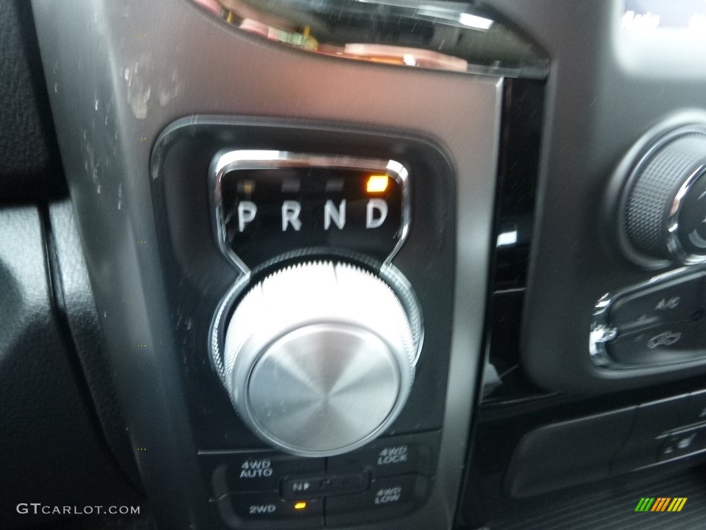 2018 1500 Sport Crew Cab 4x4 - Bright Silver Metallic / Black photo #20