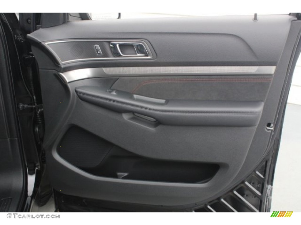 2018 Explorer XLT - Shadow Black / Ebony Black photo #31