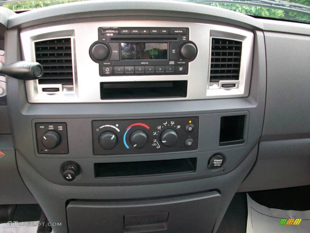 2007 Ram 1500 Big Horn Edition Quad Cab 4x4 - Brilliant Black Crystal Pearl / Medium Slate Gray photo #17