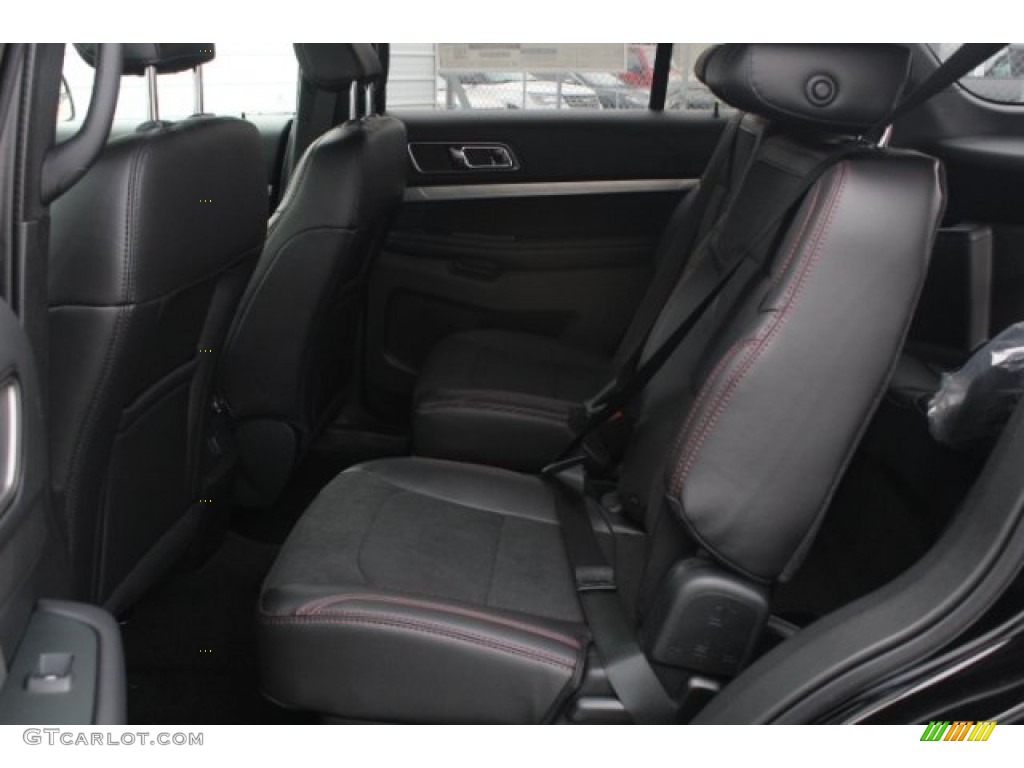 2018 Explorer XLT - Shadow Black / Ebony Black photo #24