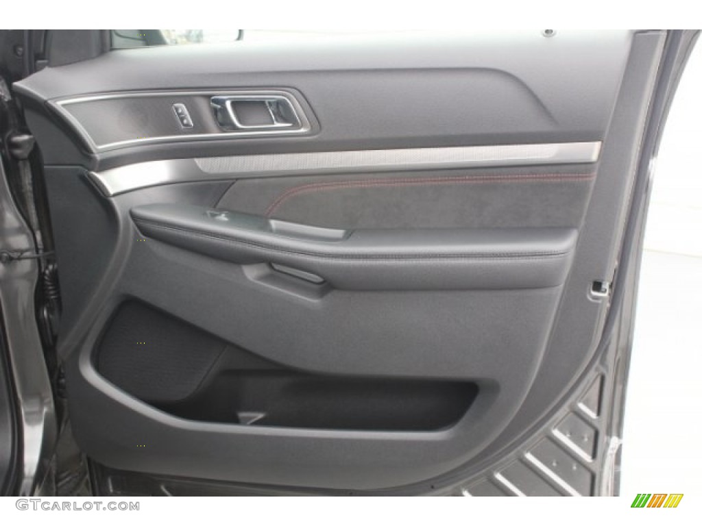 2018 Explorer XLT - Magnetic Metallic / Ebony Black photo #31