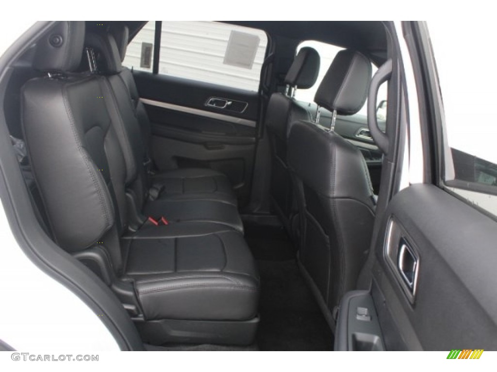 2018 Explorer XLT - White Platinum / Ebony Black photo #30