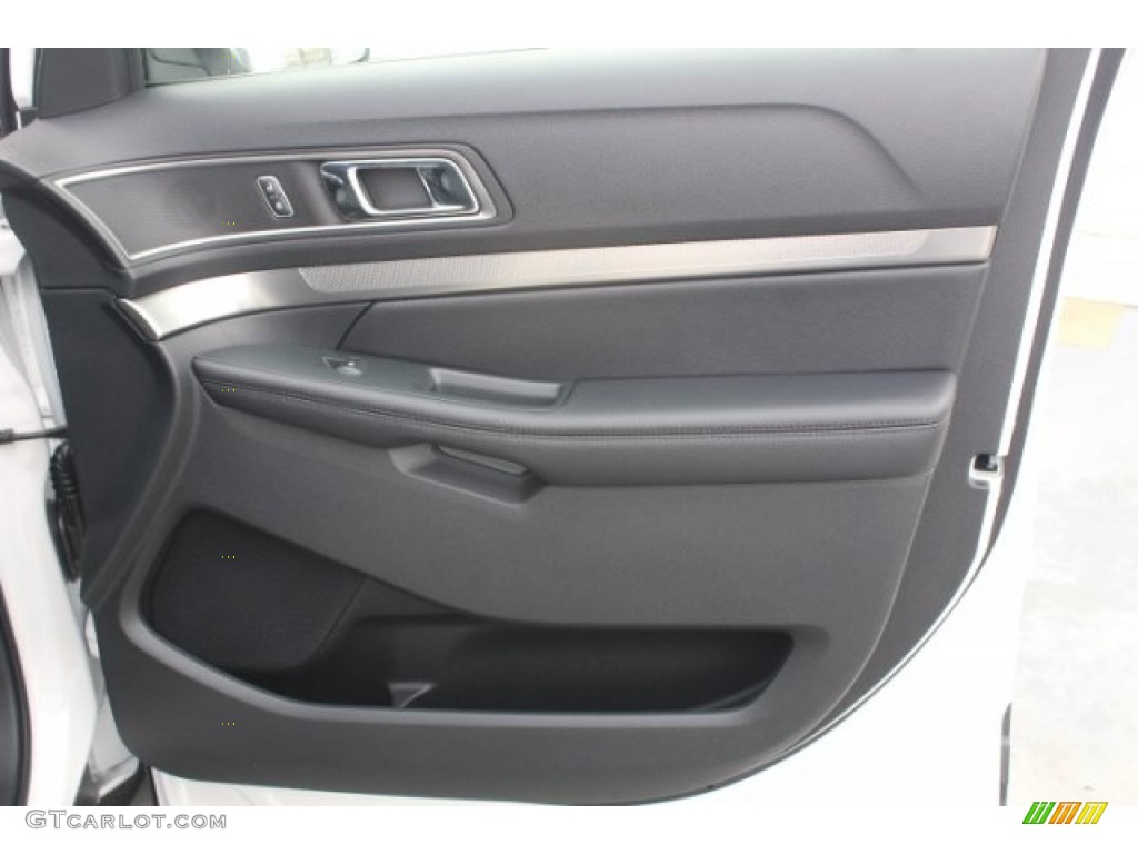 2018 Explorer XLT - White Platinum / Ebony Black photo #31