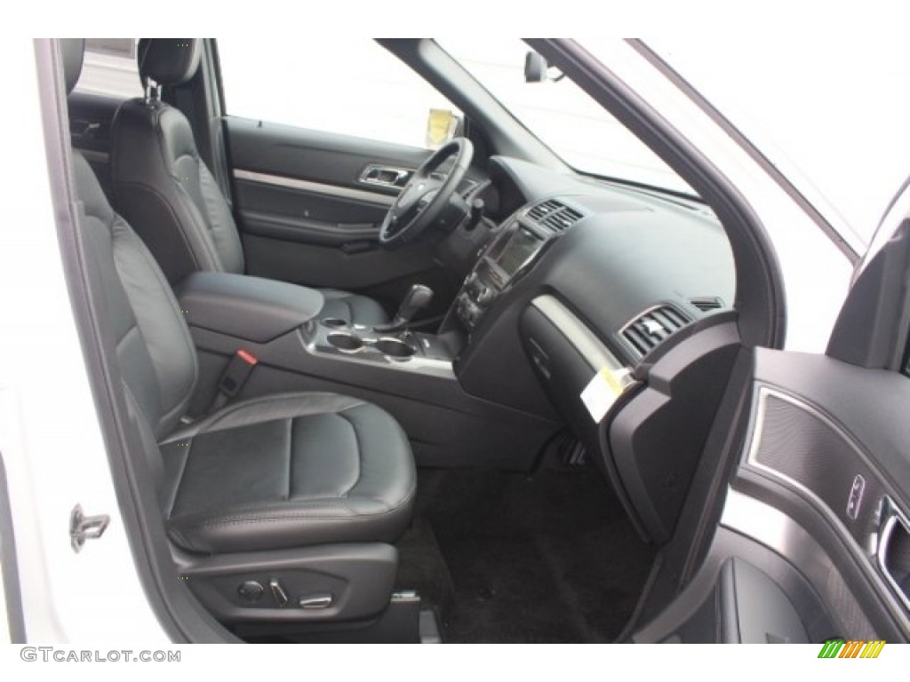2018 Explorer XLT - White Platinum / Ebony Black photo #33