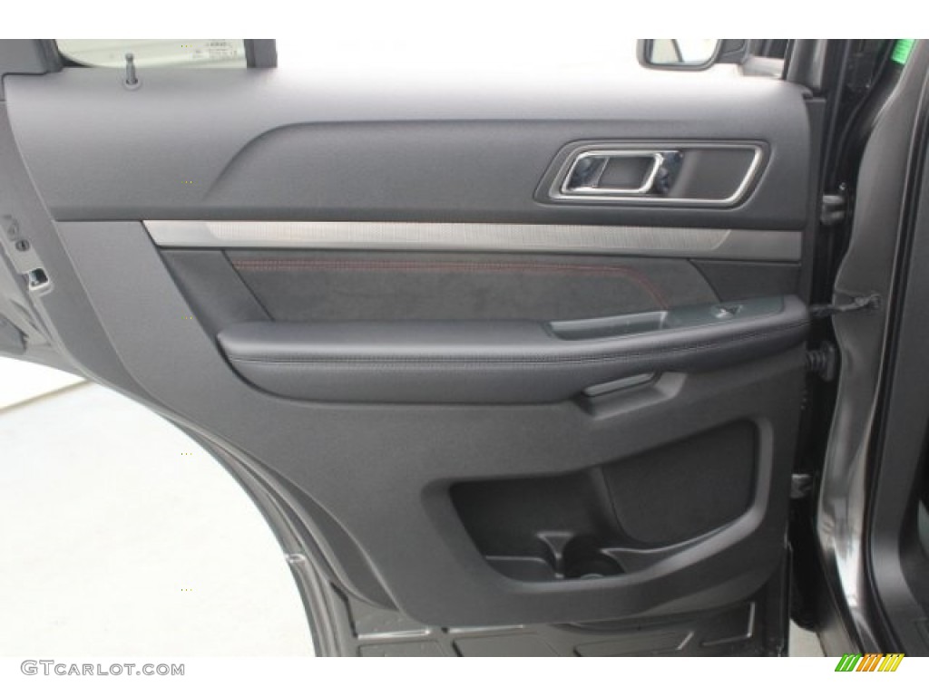 2018 Explorer XLT - Magnetic Metallic / Ebony Black photo #24