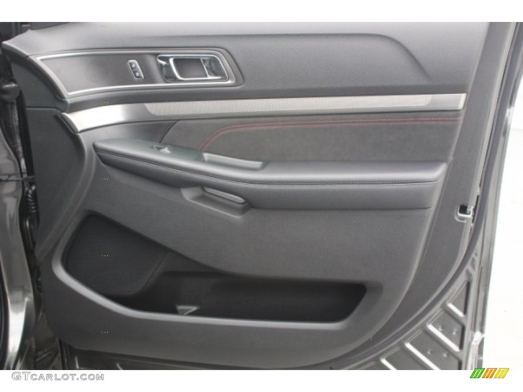 2018 Explorer XLT - Magnetic Metallic / Ebony Black photo #32