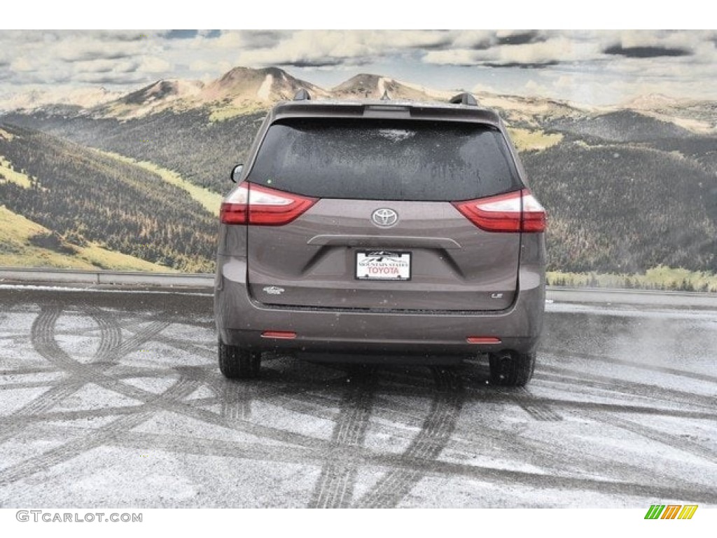 2018 Sienna LE - Toasted Walnut Pearl / Bisque photo #4