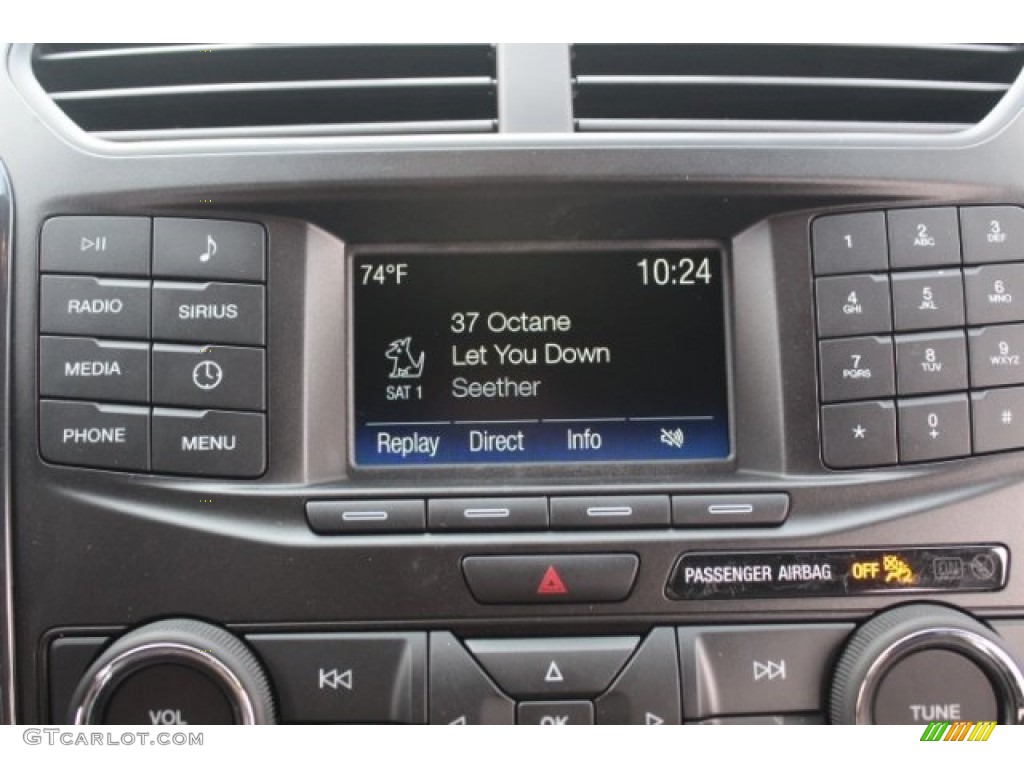 2018 Explorer XLT - White Platinum / Ebony Black photo #15