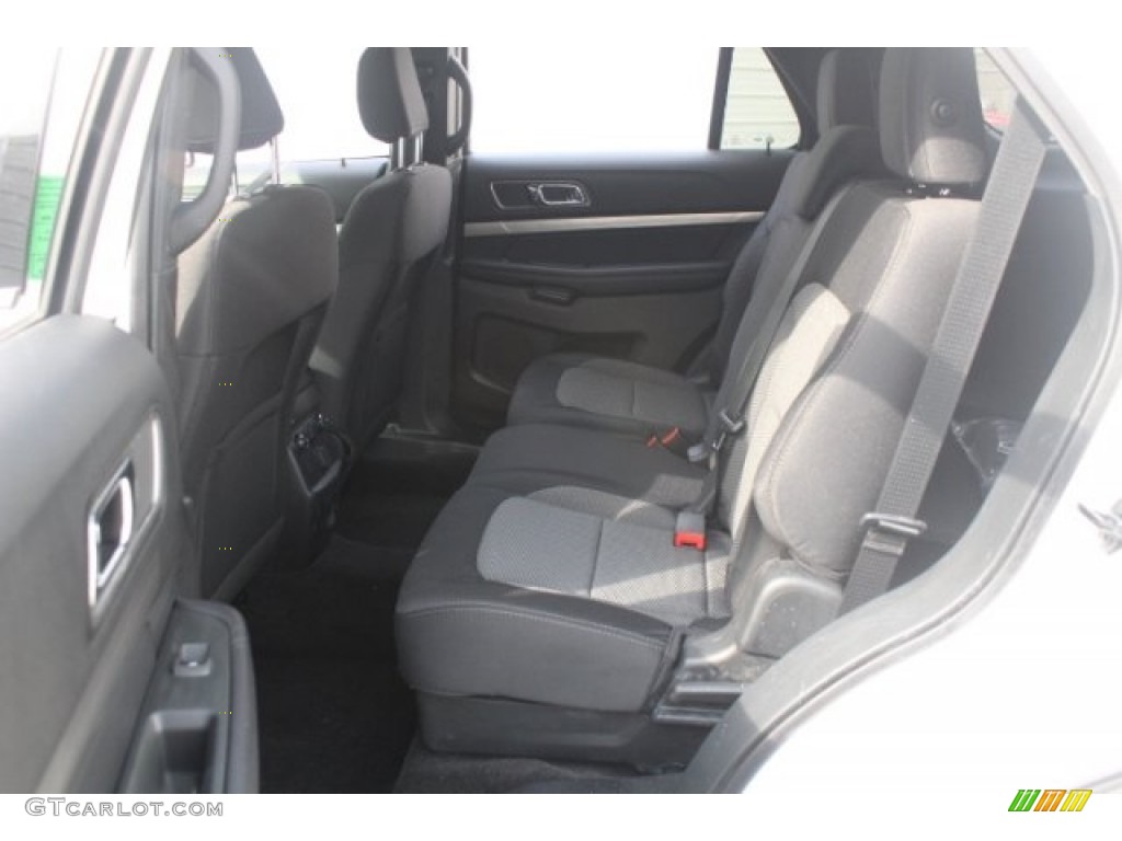 2018 Explorer XLT - White Platinum / Ebony Black photo #22